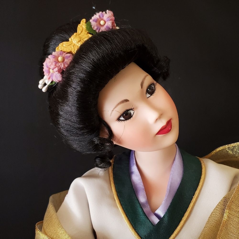 The Butterfly Maiden The Danbury Mint Lena Liu Geisha Doll with Stand and Fan - Picture 2 of 8